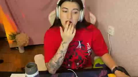 Snapshot of katrin_kristal chatting on 12.03.25 naked in pvt show 100 tk online show from 12.03.25