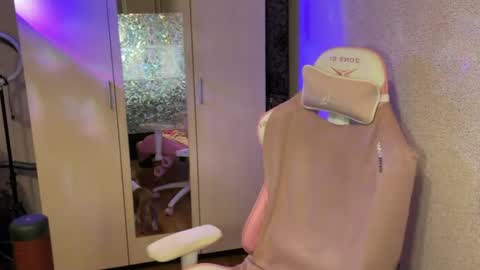 Snapshot of katrin_kristal chatting on 02.07.26 naked in pvt show 100 tk online show from 02.07.26