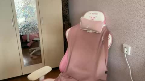 Snapshot of katrin_kristal chatting on 03.11.26 naked in pvt show 100 tk online show from 03.11.26