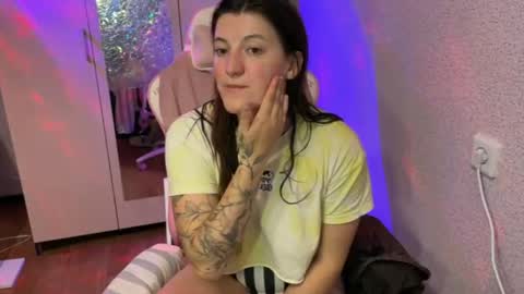 Snapshot of katrin_kristal chatting on 03.24.26 naked in pvt show 100 tk online show from 03.24.26