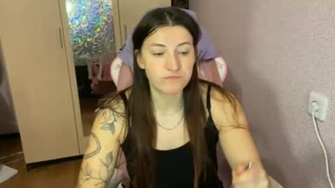 Snapshot of katrin_kristal chatting on 04.03.26 naked in pvt show 100 tk online show from 04.03.26