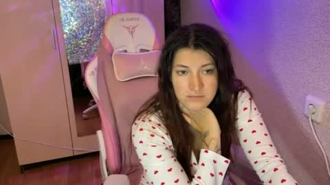 Snapshot of katrin_kristal chatting on 04.13.26 naked in pvt show 100 tk online show from 04.13.26