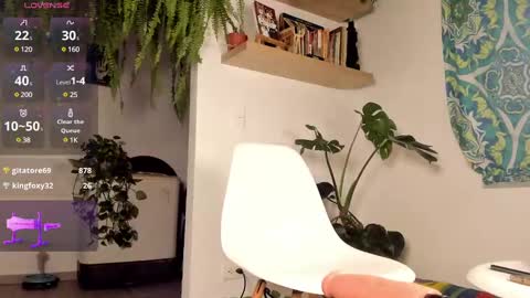 Snapshot of katrinaa_ricci chatting on 12.20.24 Katrina Ricci online show from 12.20.24