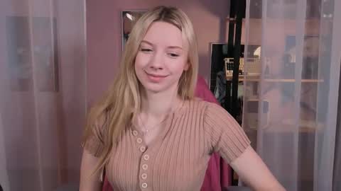 Snapshot of katt_yy chatting on 11.07.25 katt_yy online show from 11.07.25