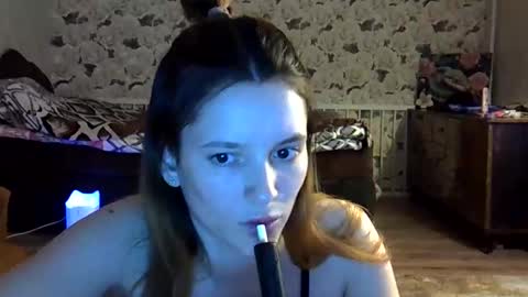 Snapshot of katte_light chatting on 03.31.26 katte light online show from 03.31.26