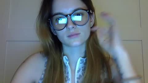 Snapshot of katte_light chatting on 05.20.26 katte light online show from 05.20.26