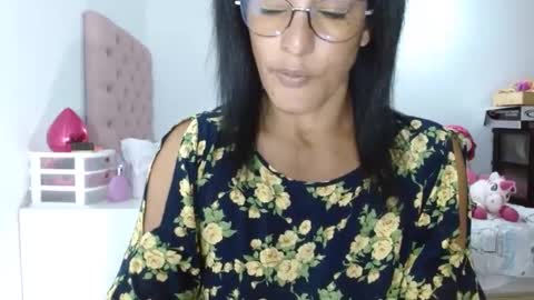 Snapshot of kattleyagray chatting on 03.08.25 KattleyaGrey online show from 03.08.25