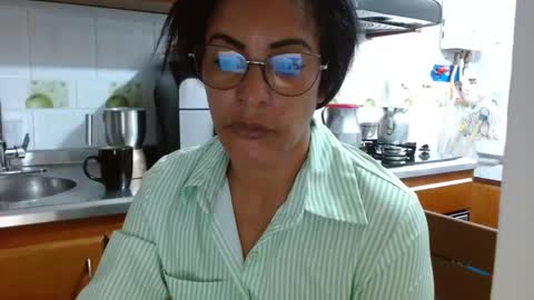 Snapshot of kattleyagray chatting on 03.10.25 KattleyaGrey online show from 03.10.25