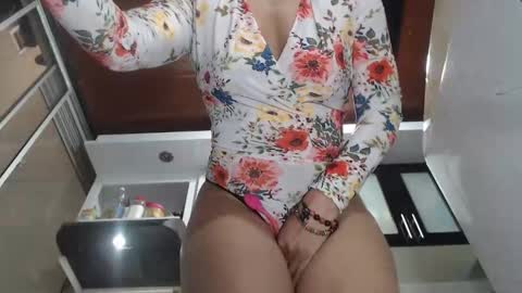 Snapshot of kattleyagray chatting on 09.12.25 KattleyaGrey online show from 09.12.25