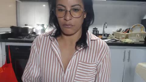 Snapshot of kattleyagray chatting on 10.03.25 KattleyaGrey online show from 10.03.25