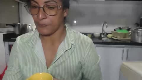 Snapshot of kattleyagray chatting on 10.08.25 KattleyaGrey online show from 10.08.25