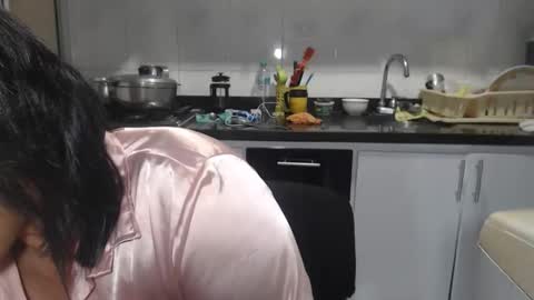 Snapshot of kattleyagray chatting on 10.18.25 KattleyaGrey online show from 10.18.25