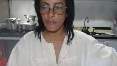 Snapshot of kattleyagray chatting on 11.20.25 KattleyaGrey online show from 11.20.25