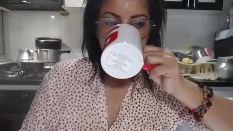 Snapshot of kattleyagray chatting on 11.22.25 KattleyaGrey online show from 11.22.25