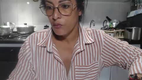 Snapshot of kattleyagray chatting on 11.24.25 KattleyaGrey online show from 11.24.25