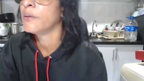 Snapshot of kattleyagray chatting on 12.14.25 KattleyaGrey online show from 12.14.25