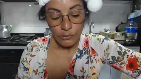 Snapshot of kattleyagray chatting on 12.19.25 KattleyaGrey online show from 12.19.25
