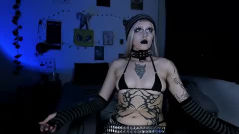 kattx   independent model online show from 01.18.26