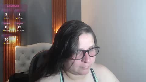 Snapshot of katty_findom_ chatting on 04.25.26 katty online show from 04.25.26