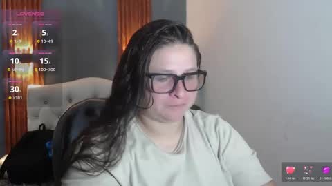 Snapshot of katty_findom_ chatting on 05.01.26 katty online show from 05.01.26