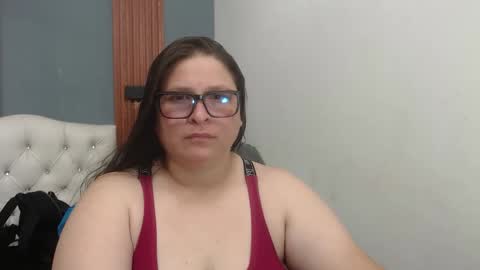 Snapshot of katty_findom_ chatting on 05.27.26 katty online show from 05.27.26