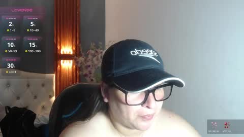 Snapshot of katty_findom_ chatting on 05.29.26 katty online show from 05.29.26