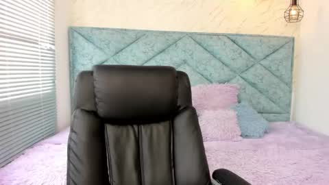 katty_love01 online show from 10.16.25