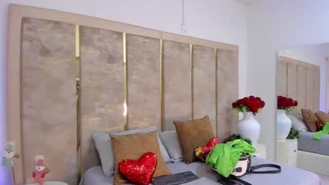 KattyaRogers online show from 12.22.25