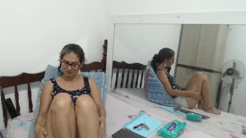 Snapshot of kattydirty144 chatting on 01.01.25 angel online show from 01.01.25