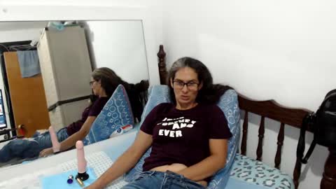 Snapshot of kattydirty144 chatting on 02.01.25 angel online show from 02.01.25