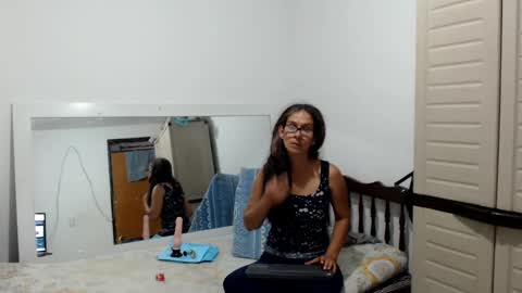 Snapshot of kattydirty144 chatting on 02.01.25 angel online show from 02.01.25