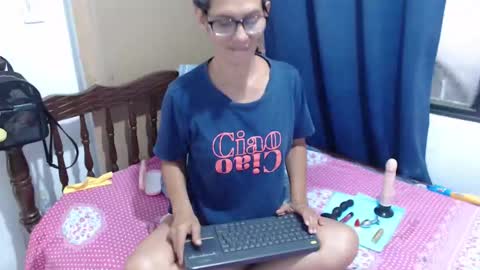 Snapshot of kattydirty144 chatting on 09.14.25 angel online show from 09.14.25