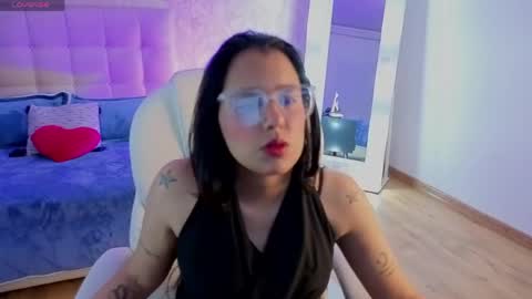 Snapshot of katy_blush chatting on 06.03.26 katy_blush online show from 06.03.26