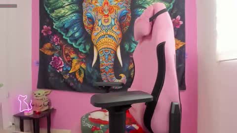 Snapshot of katy_simpsons chatting on 12.15.25 katy simpsons online show from 12.15.25