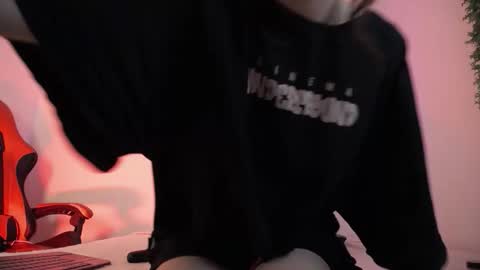 Snapshot of katy_van chatting on 12.01.25 Katy Van online show from 12.01.25