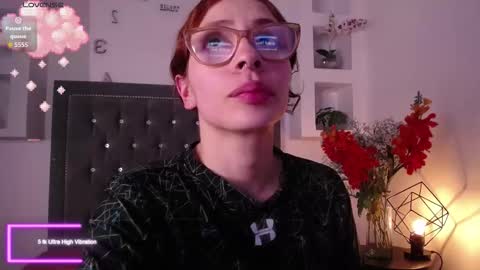 Snapshot of katy_van chatting on 12.14.25 Katy Van online show from 12.14.25