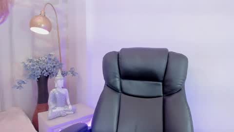 Snapshot of katya_blonde chatting on 04.01.26 katya_blonde online show from 04.01.26