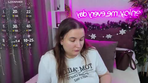 Snapshot of katyaneilson chatting on 01.11.25 Kate online show from 01.11.25
