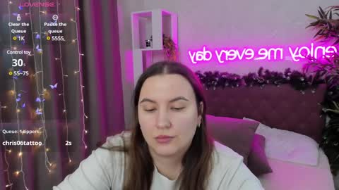 Snapshot of katyaneilson chatting on 01.26.25 Kate online show from 01.26.25