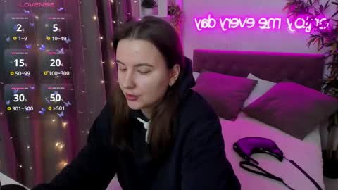 Snapshot of katyaneilson chatting on 02.23.25 Kate online show from 02.23.25