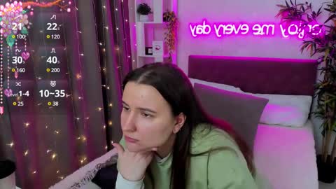 Snapshot of katyaneilson chatting on 03.05.25 Kate online show from 03.05.25
