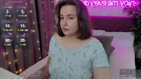 Snapshot of katyaneilson chatting on 09.10.25 Kate online show from 09.10.25