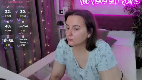 Snapshot of katyaneilson chatting on 09.11.25 Kate online show from 09.11.25