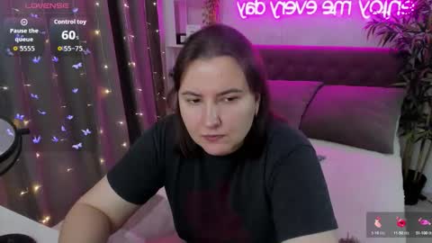 Snapshot of katyaneilson chatting on 10.01.25 Kate online show from 10.01.25