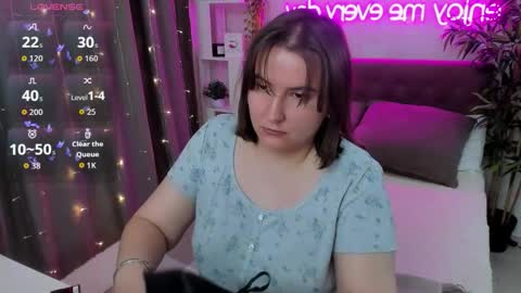 Snapshot of katyaneilson chatting on 10.02.25 Kate online show from 10.02.25