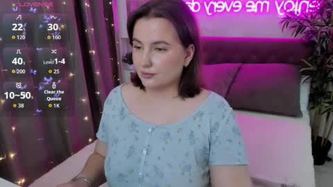 Snapshot of katyaneilson chatting on 10.03.25 Kate online show from 10.03.25
