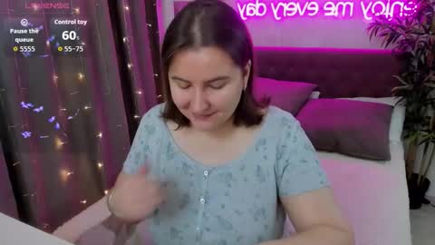 Snapshot of katyaneilson chatting on 10.08.25 Kate online show from 10.08.25