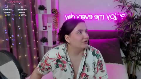 Snapshot of katyaneilson chatting on 04.23.26 Kate online show from 04.23.26
