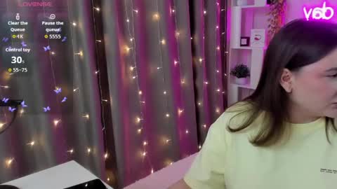 Snapshot of katyaneilson chatting on 04.25.26 Kate online show from 04.25.26