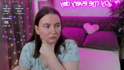 Snapshot of katyaneilson chatting on 04.30.26 Kate online show from 04.30.26